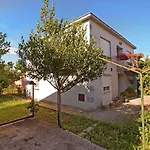 Apartment 1686